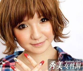 发型和修指甲:不可忽视的细节