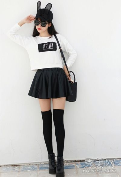 上身长袖下身短裤或短裙是秋季的完美搭配