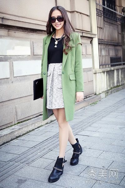 巧妙搭配中长秋装，彰显高贵气质。