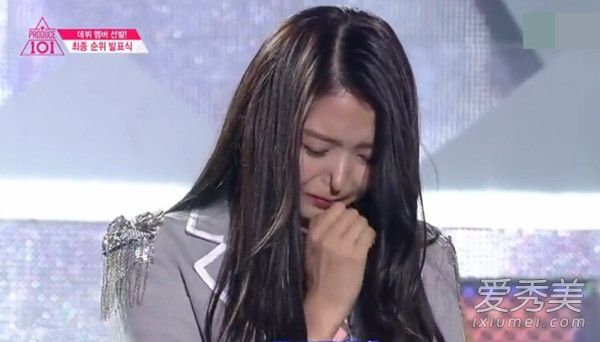 鼻子被捏塌了!女明星整形手术的后遗症很可怕。