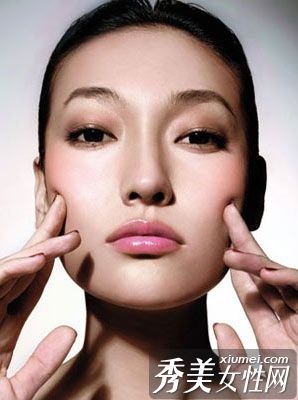 良好的日常习惯有助于你摆脱黄脸婆的烦恼。