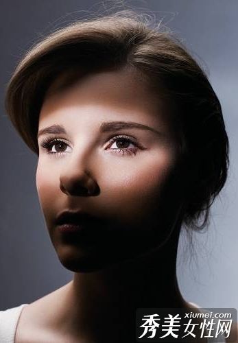 警惕。眼霜使用中的四个误区