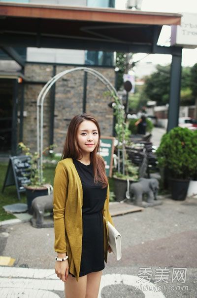 秋装必须与衬衫和针织品搭配