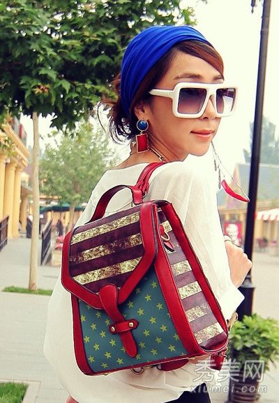 时尚复古包如何搭配时尚