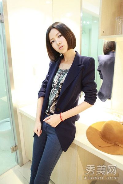 办公室职员的秋季服装最实用,带有小套装的气质。