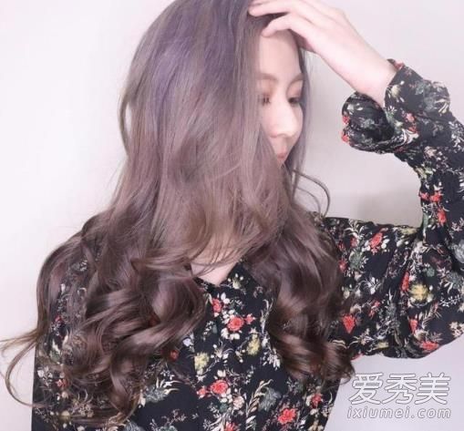 在2018年的春天和夏天，有8种流行的头发颜色，它们都是一次性完成的。