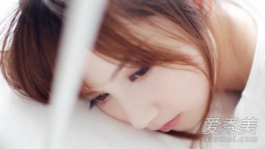 如何防止颈部皱纹的发生颈部皱纹的原因是什么?