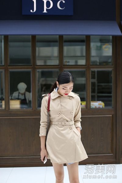 一件风衣足够国庆郊游了。