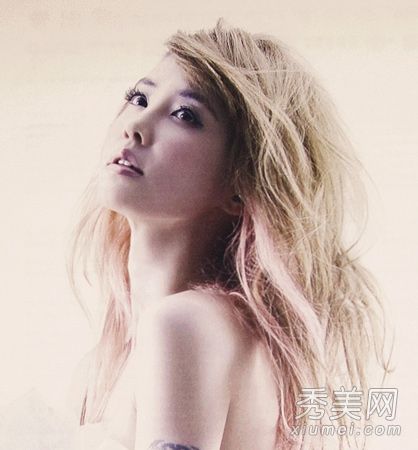 杨蜜和蔡依林引领了今冬最流行的发色选择。