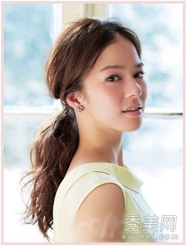 如何扎马尾辫看起来简单气质马尾辫发型教程
