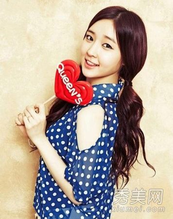 受欢迎的T-ara组合展示了最时髦的发型。