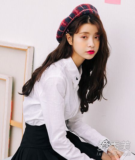 除了那个头和脸都很大的女孩之外,留个侧痕也很好。