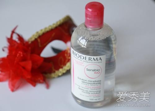 干性皮肤用什么卸妆?干性皮肤使用清洁油或卸妆液吗