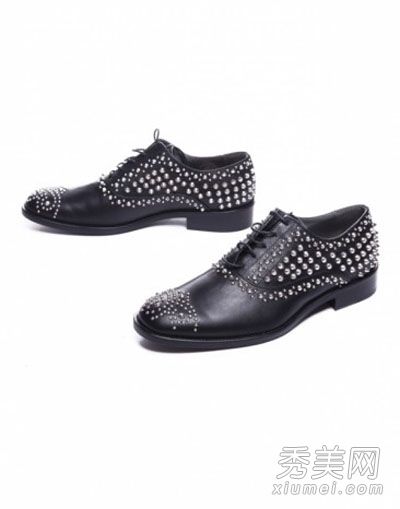 今秋新款必备鞋时尚范爱铆钉