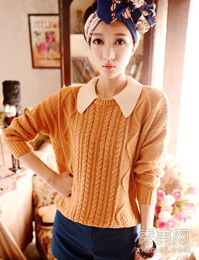 在2012年秋天，将毛衣和短裤或裙子搭配是可以的。