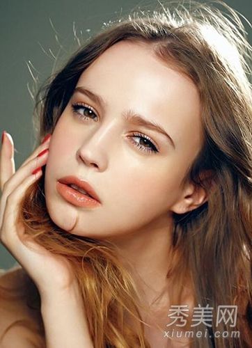 护肤六大误区:护肤品混用;频繁剥落