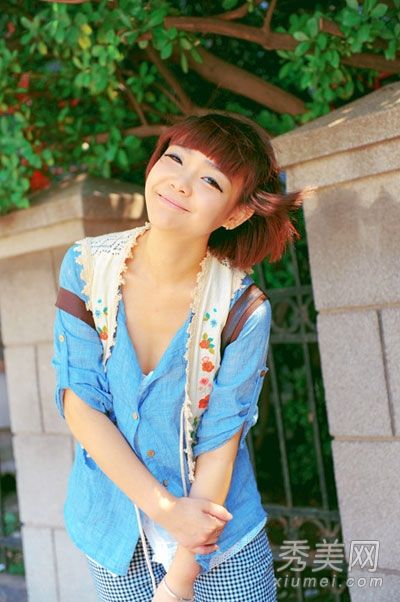 初秋连衣裙配衬衫，可穿多种款式。