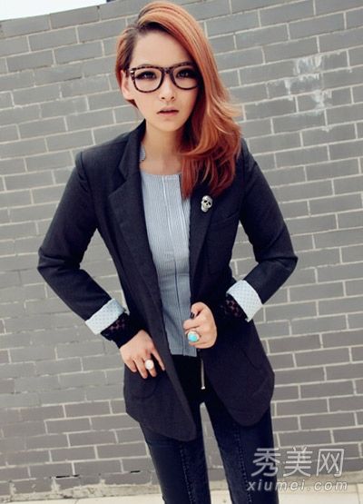 韩范秋是最有魅力的穿着时尚休闲的人。