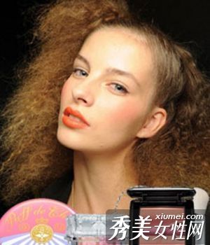 橙色腮红画,早春流行