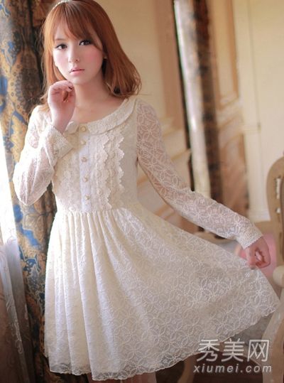 秋季蕾丝连衣裙浪漫、美丽、优雅