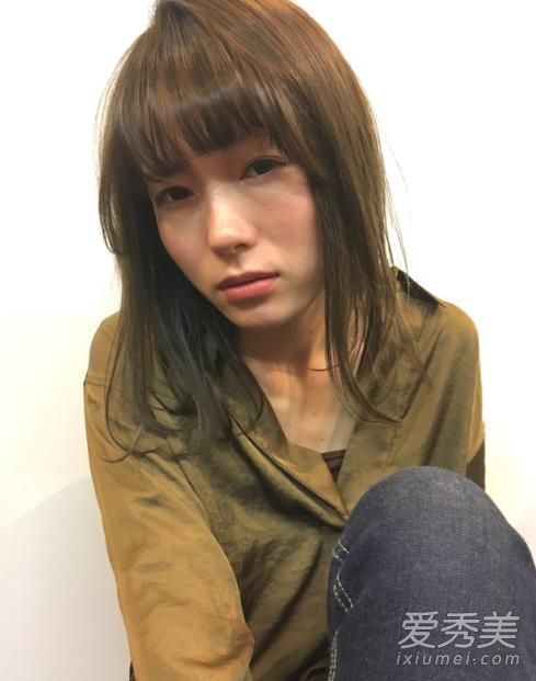 冷灰色和冷棕色的区别