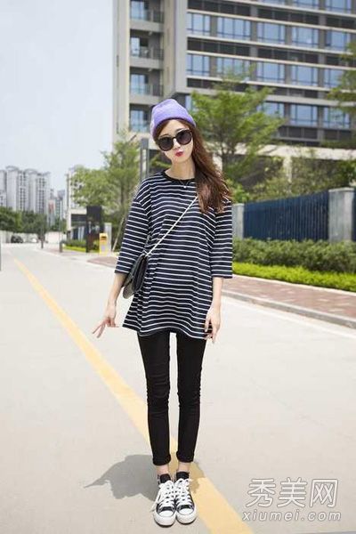 宽松的上衣和紧身裤让胖人看起来很瘦。