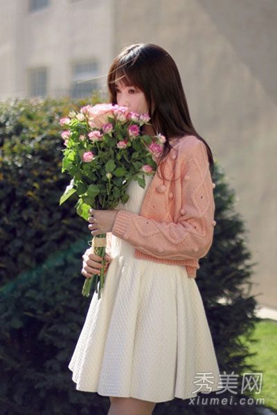 短外套+连衣裙，适合秋季穿着