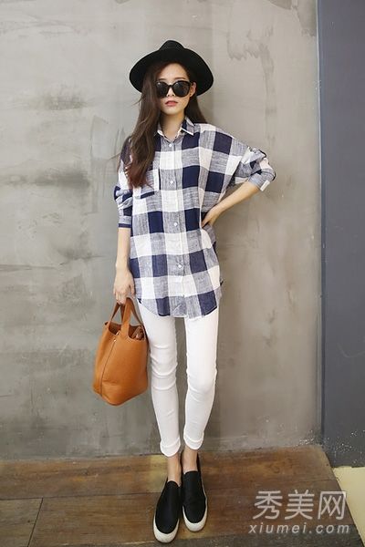 格子衬衫和紧身裤也很舒适。
