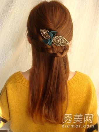 美丽的韩式半绑发教程展示了它的气质