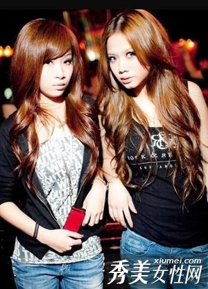 夜总会女孩的发型是100%惊人的!