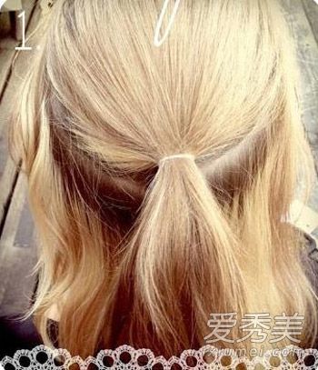 仙女给她盛了些食物。你能把俞家炳的两种女神发型绑起来吗?