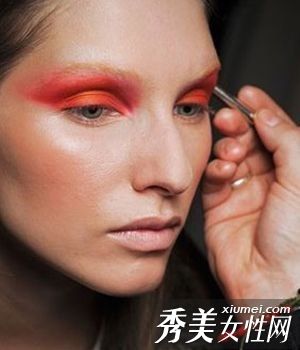 精致眼影引领2011春夏彩妆潮流