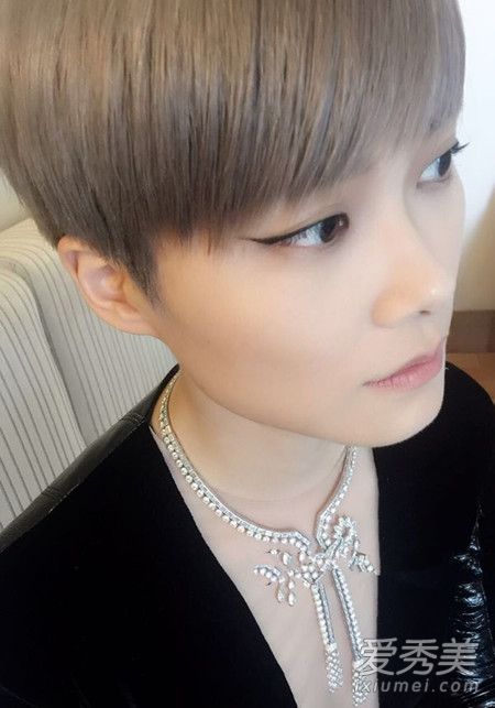 星星都是用牛奶灰染的。为什么有些人看起来很好，而有些人很丑？