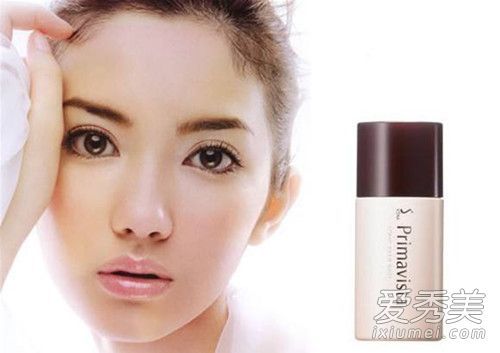 化妆水可以涂在眼睛上吗?可以不使用牛奶吗