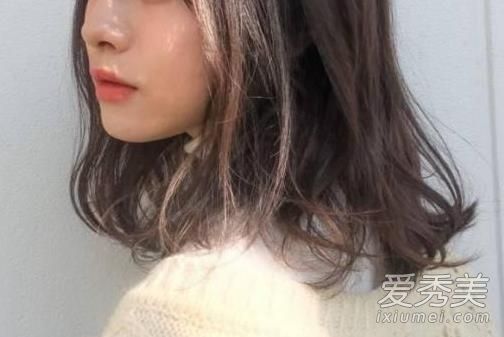 长发和短发纠结在一起?然后试试锁骨毛的趋势