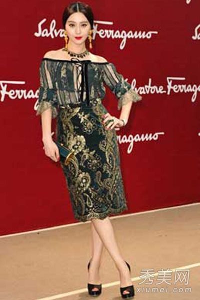 时尚高腰裙打造女性身材黄金比例