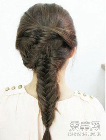 创作于古编的《编译与发布教程》具有清新优美的气质