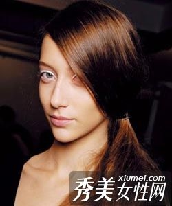 2011年时尚低马尾办公室