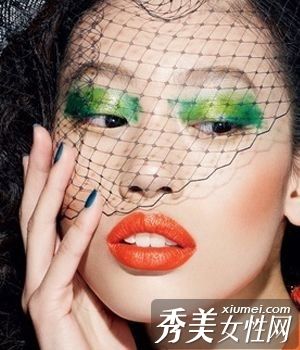 多彩春妆让眼睛变成多彩芭比