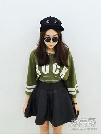 黑色皮裙配图片性感帅气就靠它了