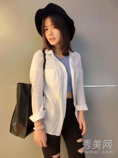 衬衫必须简单，并与秋天的豆类风格相配。