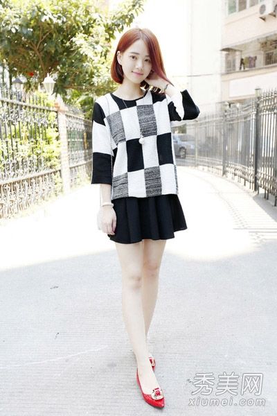 毛衣很快被储存起来，每个人都有一条裙子和裤子。