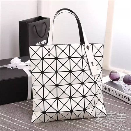 除了大牌以外，这些日本品牌的小包也值得一买。