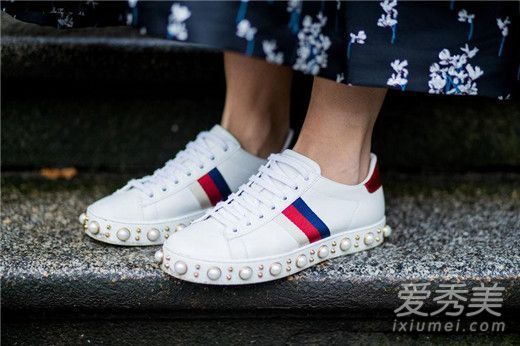 小白鞋脏得令人心碎！让白鞋起死回生的五种方法