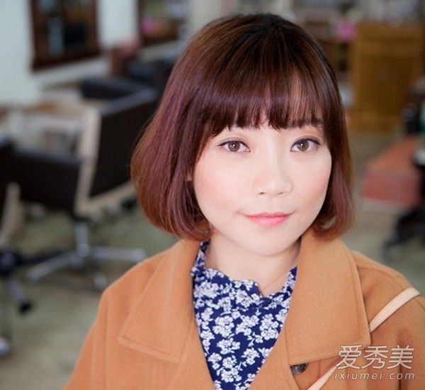 发型脸型师教你用刘海挽救窄额头