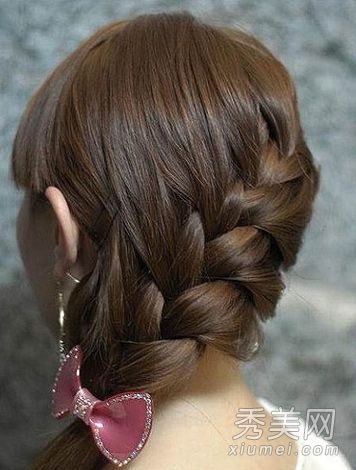 如何系好漂亮女士的马尾