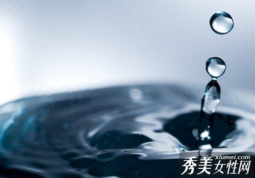 保湿食品使皮肤溢水。