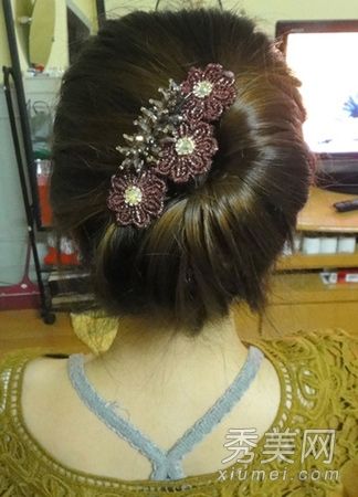 小丑女菜变成迷人的女孩