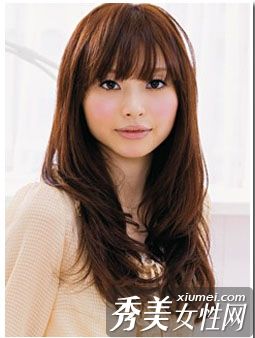 6个最长的女人的长卷发很长时间以来都是好运。