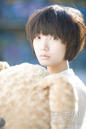 宋茜和唐嫣领衔主演《谁打开了刘海》变得暴力和丑陋